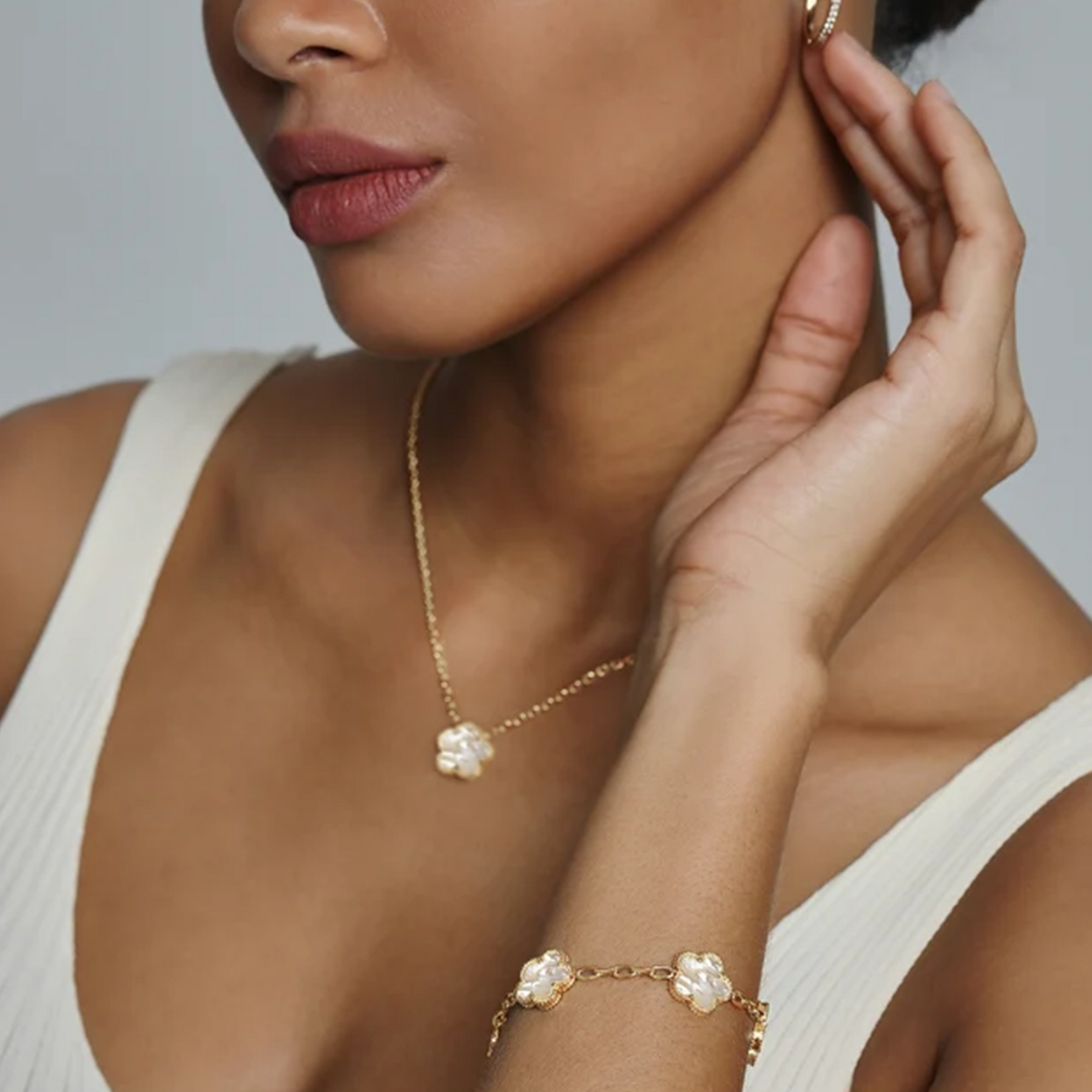 Deus® Pulsera Trébol Bañada en Oro 14K